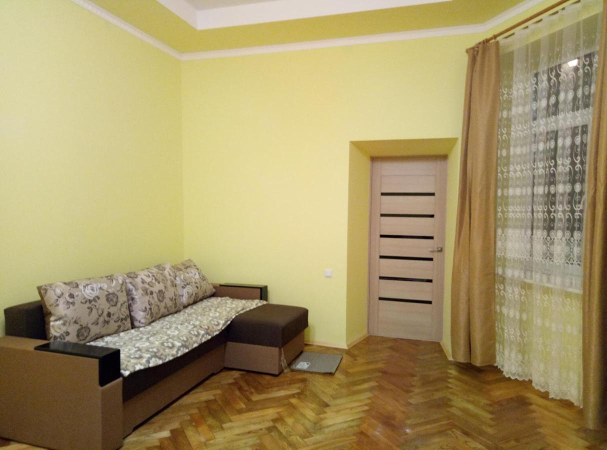 Apartment Ak. Kuchera Street Lviv Bagian luar foto