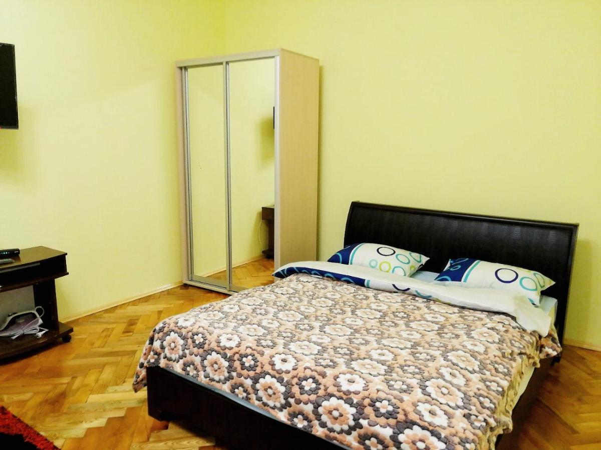Apartment Ak. Kuchera Street Lviv Bagian luar foto